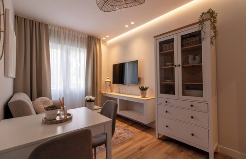 Navas Apartment | * Stylish Brand New Apt 5 guests A/C El Clot @22 District