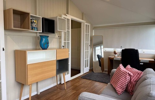 Holland Park West House | Stylish & Bright 3-BDRS Family @Holland Park West