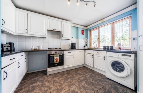 Headington Apartment | Stylish & Bright 3BR in Headington, Oxford Area
