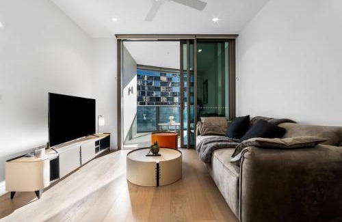 Brisbane Central Business District Apartment | Stylish Brisbane Apartment with Pool, Sauna and Gym