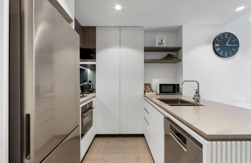 Brisbane Central Business District Apartment | Stylish Brisbane Apartment with Pool, Sauna and Gym