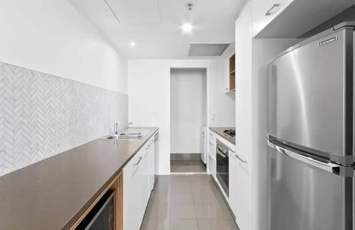 Brisbane Central Business District Apartment | Stylish Brisbane CBD Apmnt with Pool Study & Gym
