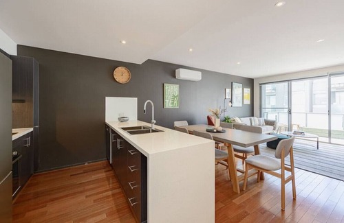 Brunswick Apartment | Stylish Brunswick 2bed Apartment