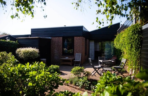 Municipality of Noordwijk House | Stylish bungalow near the sea with fireplace