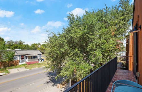 Blackshear-Prospect Hill Apartment | Stylish Bungalow Near Everything in East Austin!