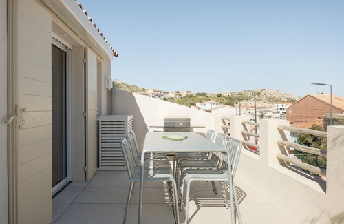 8th Arrondissement House | Stylish cabanon in Les Goudes with a view on the sea