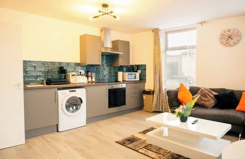 Plasnewydd Apartment | Stylish Cardiff Flats Near Uni City Centre