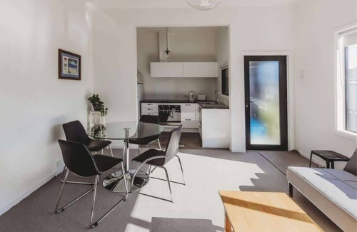 New Plymouth Apartment | Stylish CBD City Pad Apartment