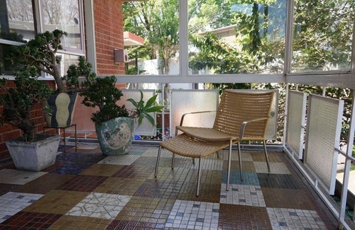 St Kilda Apartment | Stylish, Central, 3-Bedroom, 2-Bath Apartment in St Kilda with pool & trampoline
