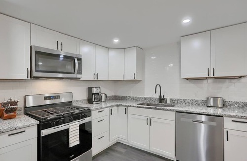 East Allegheny House | Stylish & Central 3BD Home Pittsburgh/North Side