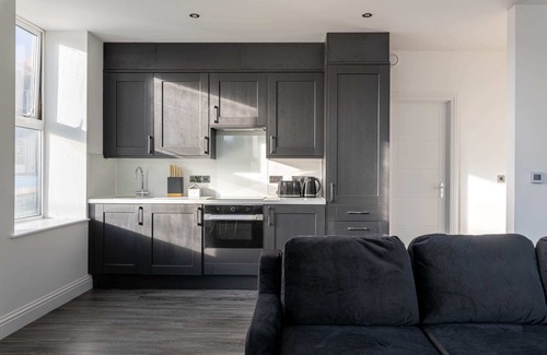 Brighton City Centre Apartment | Stylish Central Studio Apartment Modern Luxury