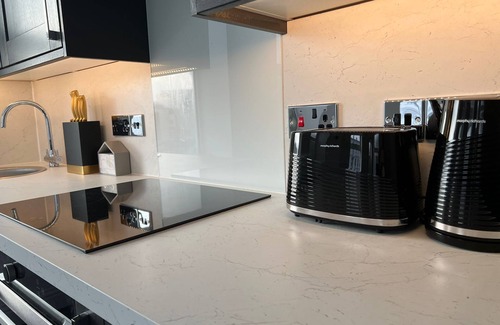 Brighton City Centre Apartment | Stylish Central Studio Apartment Modern Luxury
