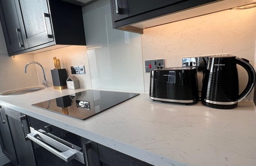Brighton City Centre Apartment | Stylish Central Studio Apartment Modern Luxury
