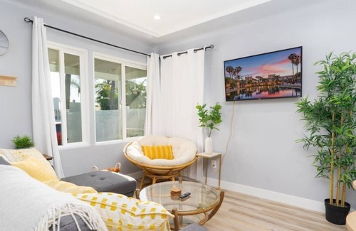 Normal Heights House | Stylish, Centrally Located 3 bdrm Home w/ parking!