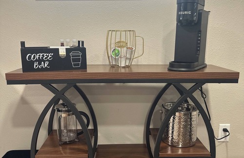 College Station House | Stylish, centrally-located home with easy access to both Bryan & College Station