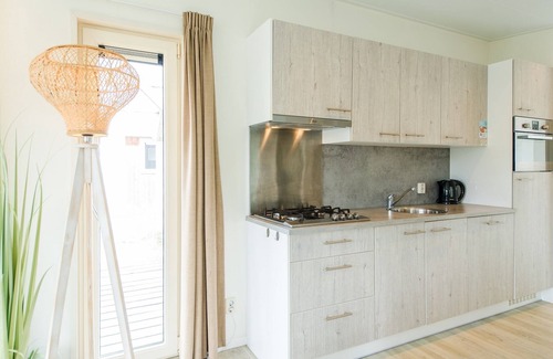 Hollum House | Stylish Chalet Near the Beach