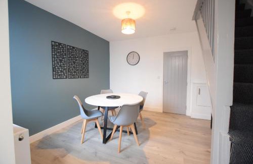 Lincoln House | Stylish City Centre Home