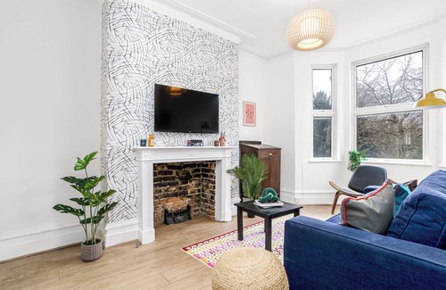Munster Apartment | Stylish City Retreat 2 Bedroom 5 Guests