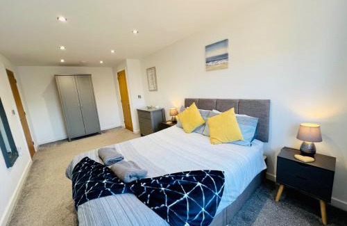 Holyhead House | Stylish Coastal 2 Bedroom Bungalow