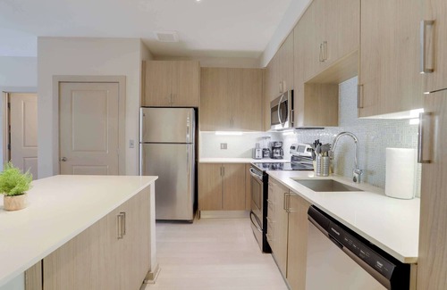 Aurora Highlands Apartment | Stylish Comfort Meets Spacious Design