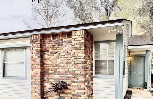 Tallahassee House | Stylish & Comfy Private Bedroom in Townhouse