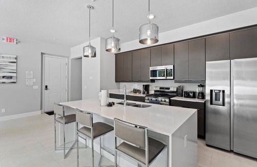 Reunion Hotel | Stylish Condo near Disney with Resort & Waterpark Access - B31-134