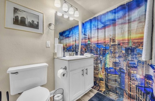 Atlantic Station Area Condo | Stylish Condo Near Midtown W/Pool Free Parking & Wheelchair Accessible