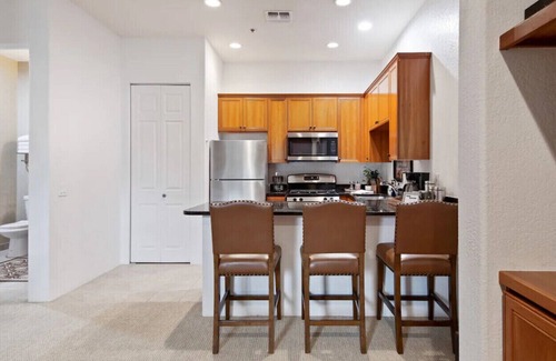 Desert Club Estates Condo | Stylish Condo Near Old Town La Quinta – Perfect for a Relaxing Escape!n