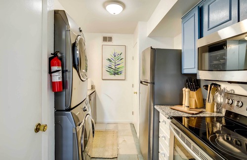Knox - Henderson Condo | Stylish Condo w/Pool in Knox Henderson!