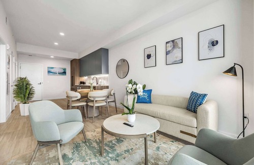North Beach Apartment | Stylish Condo – Walk to Beach | Amazing Views