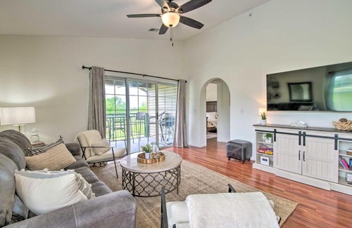 Branson Apartment | Stylish Condo with Peaceful Views about 3 Miles to Dtwn!