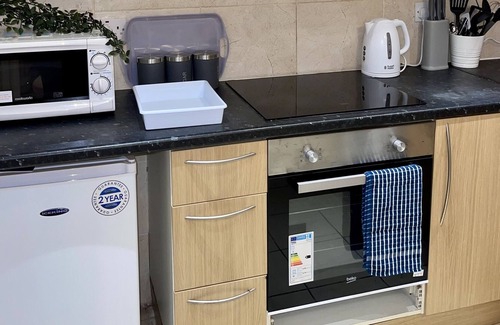 Gravesend Apartment | Stylish Cosy Studio Apartment In Gravesend