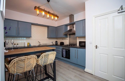 Whitley Bay Apartment | Stylish Cosy Two Bed Apartment - Coast Location