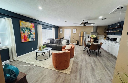 Missouri City House | Stylish Cozy 2-bedroom Duplex in enjoyable Stafford with WiFi, AC, Smart TVs