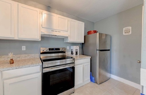 Killeen House | Stylish & cozy 5 bedroom 2 bath home in the city