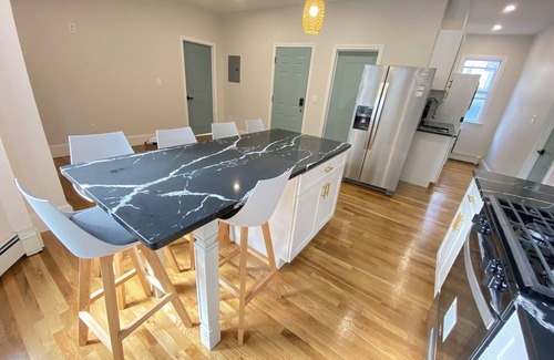 Hyde Square Apartment | Stylish & Cozy Boston Retreat Near Train Station, Parks & Cafés