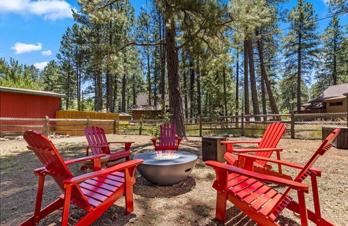 Munds Park Cabin | Stylish & Cozy Cabin Retreat in Munds Park!