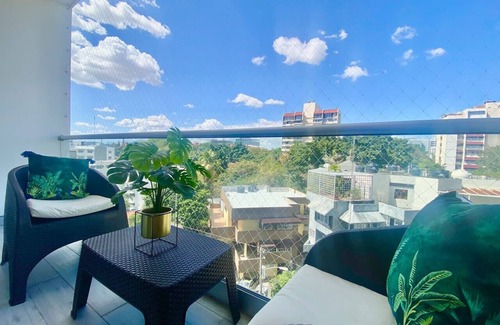 La Julia Condo | Stylish, Cozy City Center 2 bedroom 2 bath Apt, Full AC, Pool, Near All.