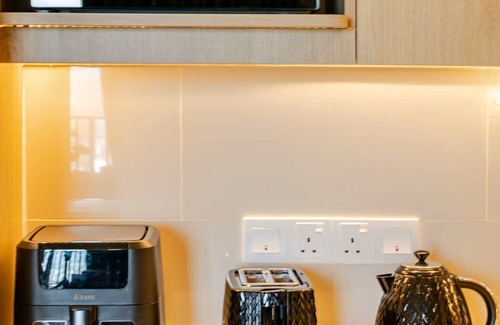Suduwella Apartment | Stylish, Cozy High-Rise Colombo Retreat - SennRise