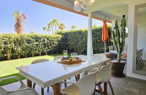 Pasito Blanco Apartment | Stylish & cozy home by the beach