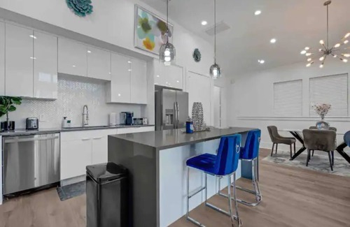 Riverside Terrace House | Stylish Cozy home near DT Houston and Medical Cntr