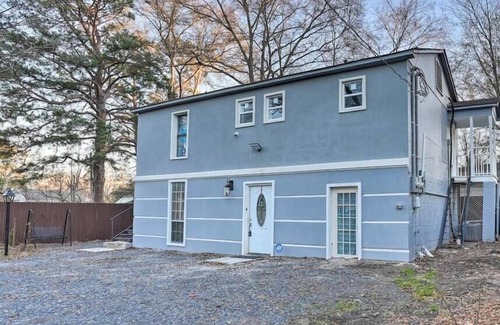Shreveport Condo | Stylish & Cozy upstairs Apt-B