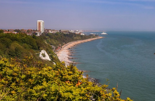 Eastbourne City Centre Apartment | Stylish Crescent apartment Eastbourne Town Centre