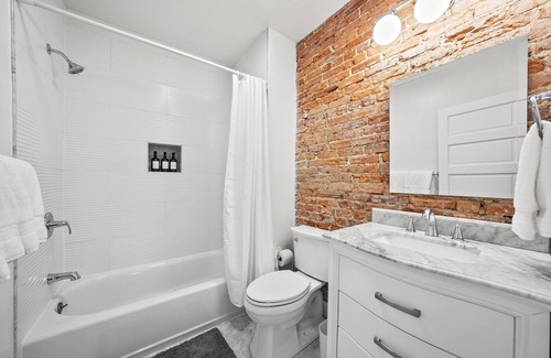 Trinidad House | Stylish DC rowhome steps from H Street and Union Market