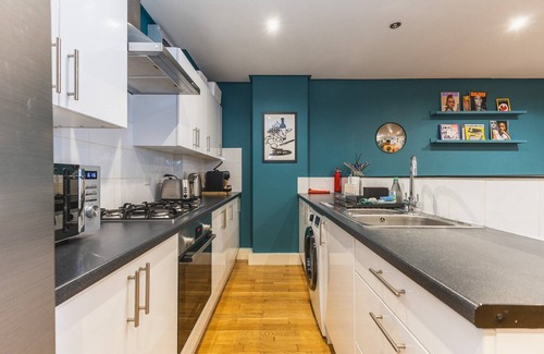Deptford Apartment | Stylish Deptford Flat with Private Terrace