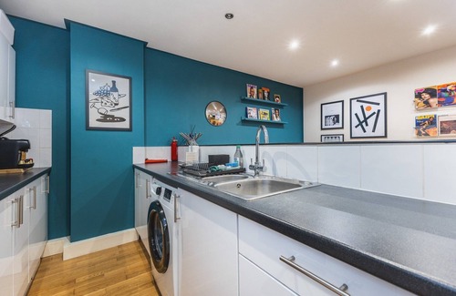 Deptford Apartment | Stylish Deptford Flat with Private Terrace