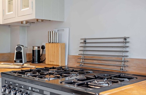 Winchcombe Cottage | Stylish dog friendly cottage in the Cotswolds - Fleur de Lys