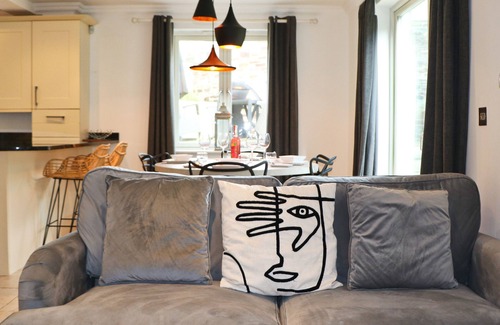 Constantine Bay Apartment | Stylish dog friendly apartment, patio garden, by the beach
