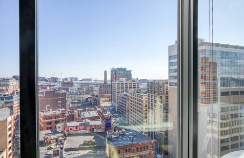 Theatre District Apartment | Stylish Downtown 1BR w/Luxury Amenities and Rooftop Views by Blueground