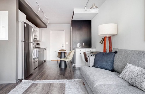 Theatre District Apartment | Stylish Downtown 1BR w/Luxury Amenities and Rooftop Views by Blueground